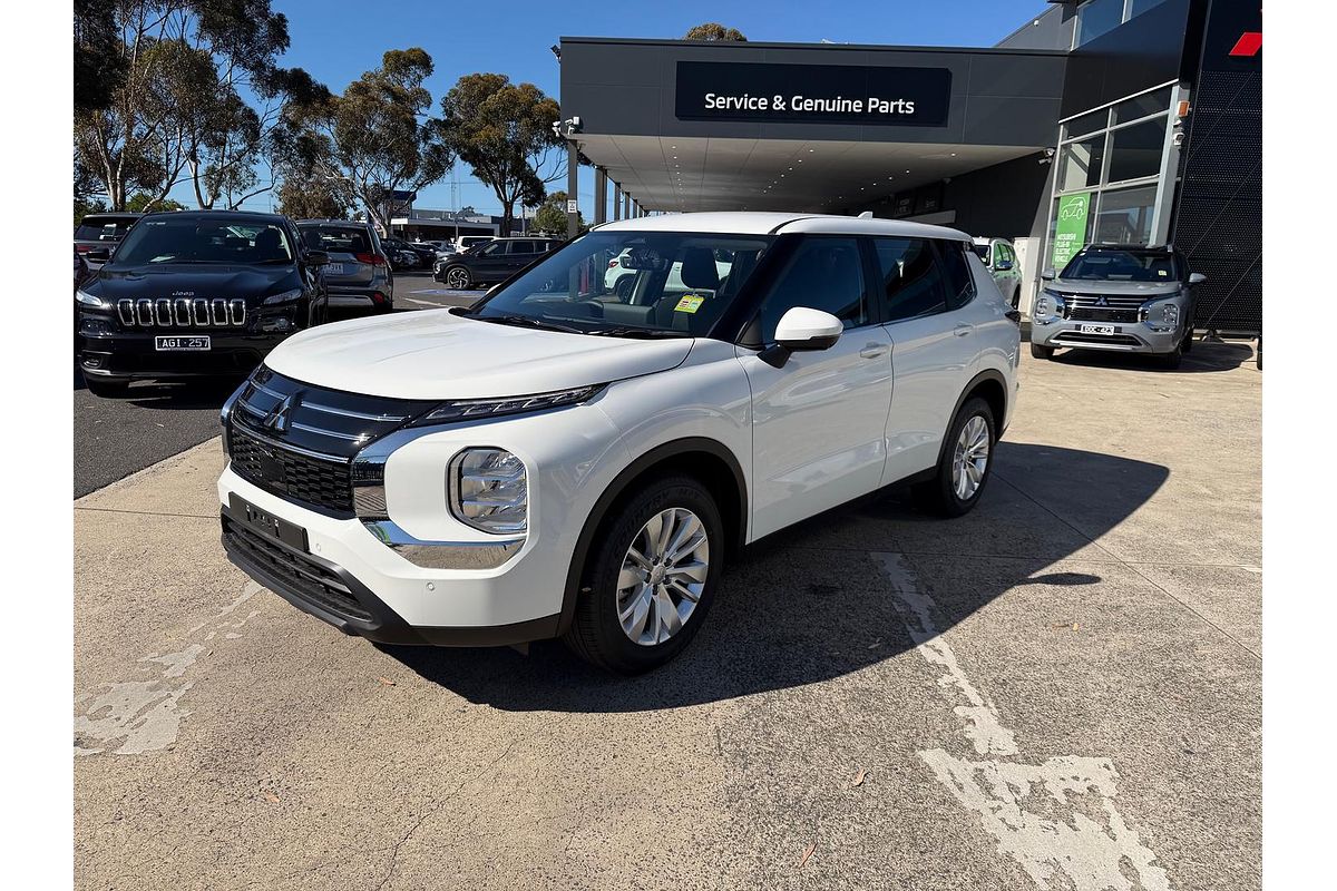 2025 Mitsubishi Outlander ES ZM