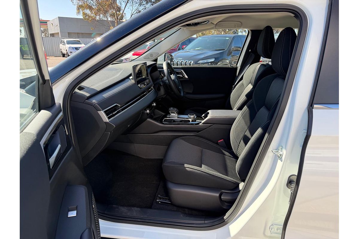 2025 Mitsubishi Outlander ES ZM