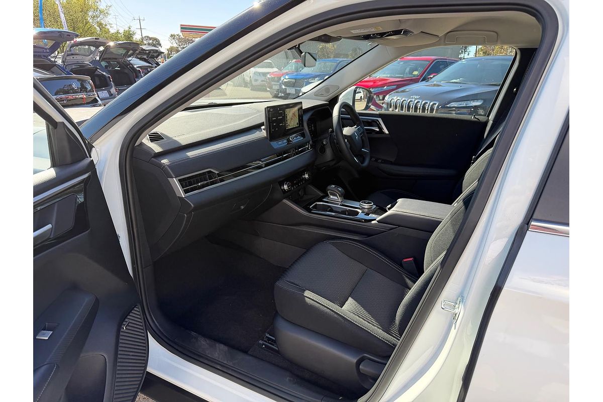 2025 Mitsubishi Outlander ES ZM