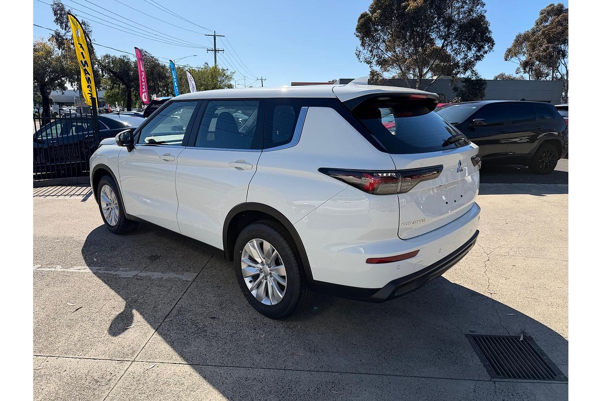 2025 Mitsubishi Outlander ES ZM