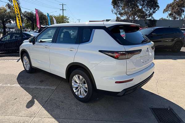 2025 Mitsubishi Outlander ES ZM