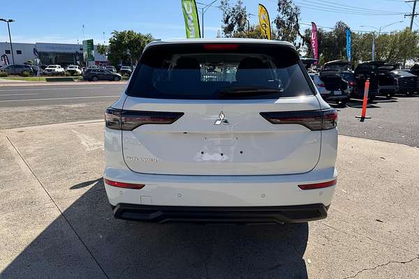 2025 Mitsubishi Outlander ES ZM