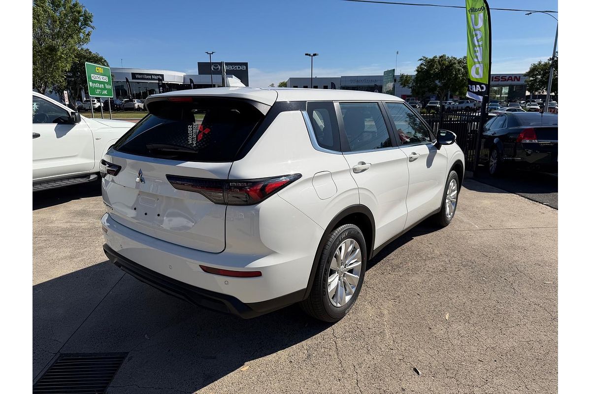 2025 Mitsubishi Outlander ES ZM