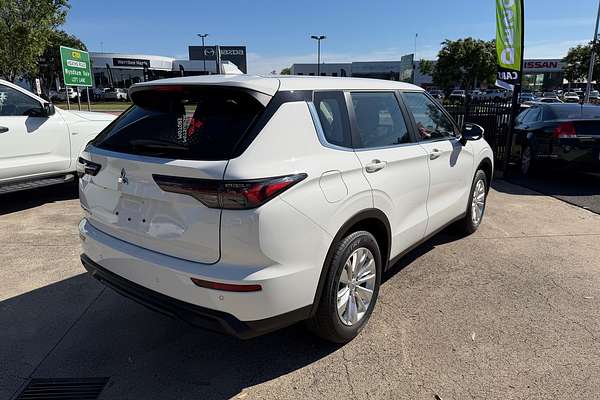 2025 Mitsubishi Outlander ES ZM