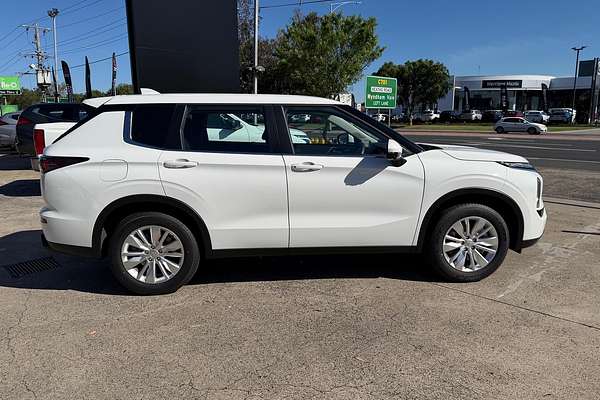 2025 Mitsubishi Outlander ES ZM