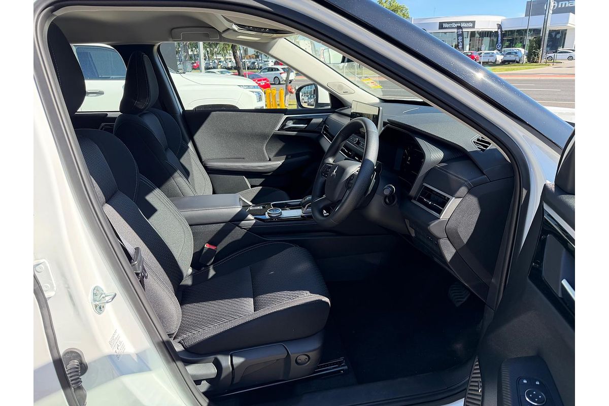 2025 Mitsubishi Outlander ES ZM