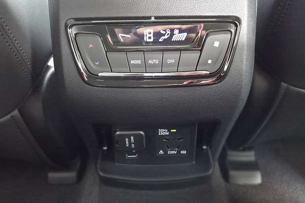 2024 LDV D90 Executive SV9A