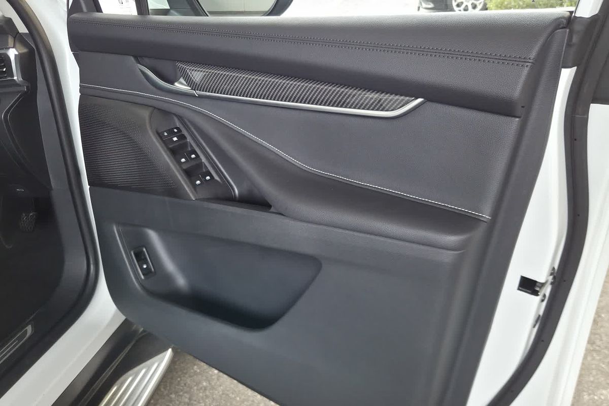 2024 LDV D90 Executive SV9A