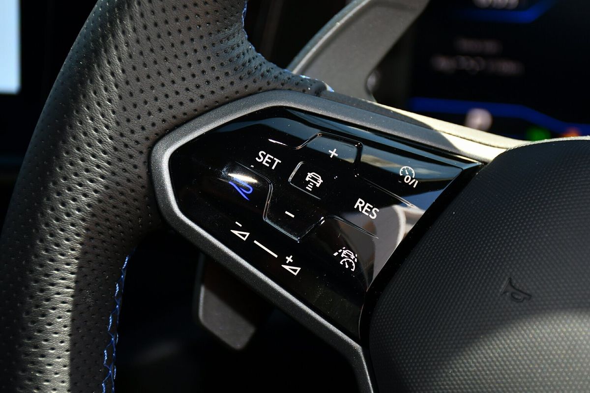 2025 Volkswagen T-Roc R Wolfsburg Edition D11