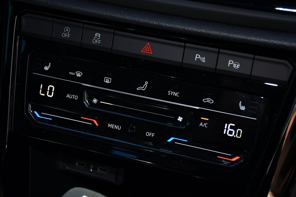 2025 Volkswagen T-Roc R Wolfsburg Edition D11