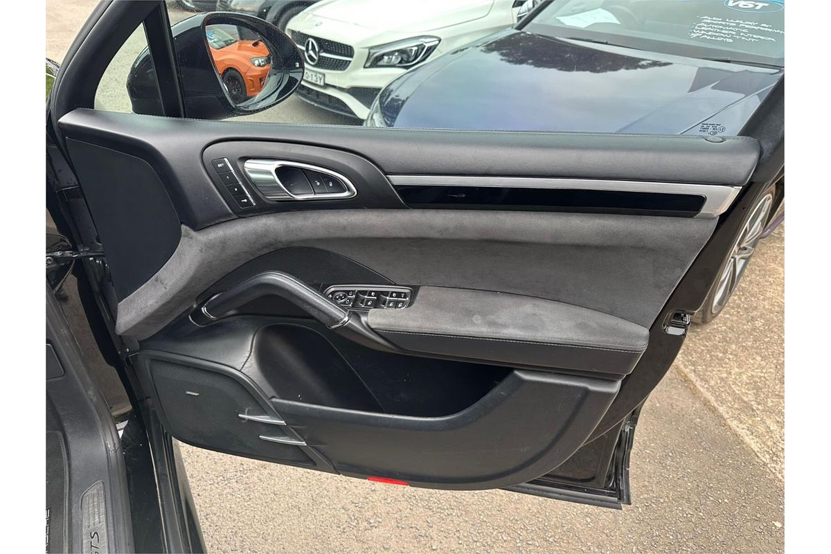 2016 Porsche Cayenne GTS 92A