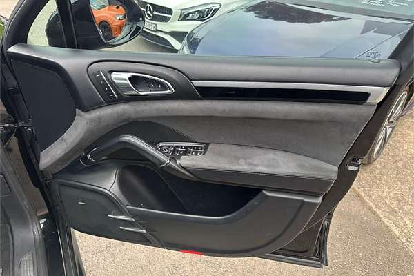 2016 Porsche Cayenne GTS 92A