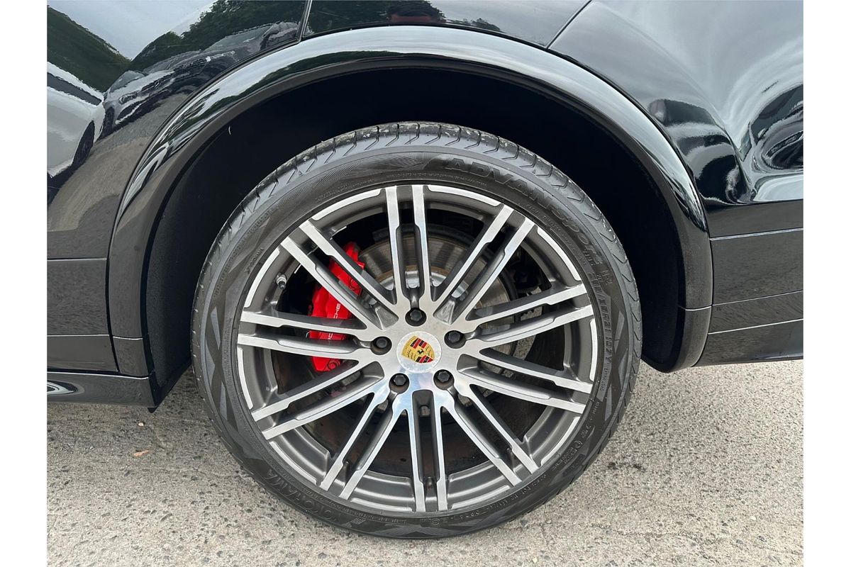 2016 Porsche Cayenne GTS 92A
