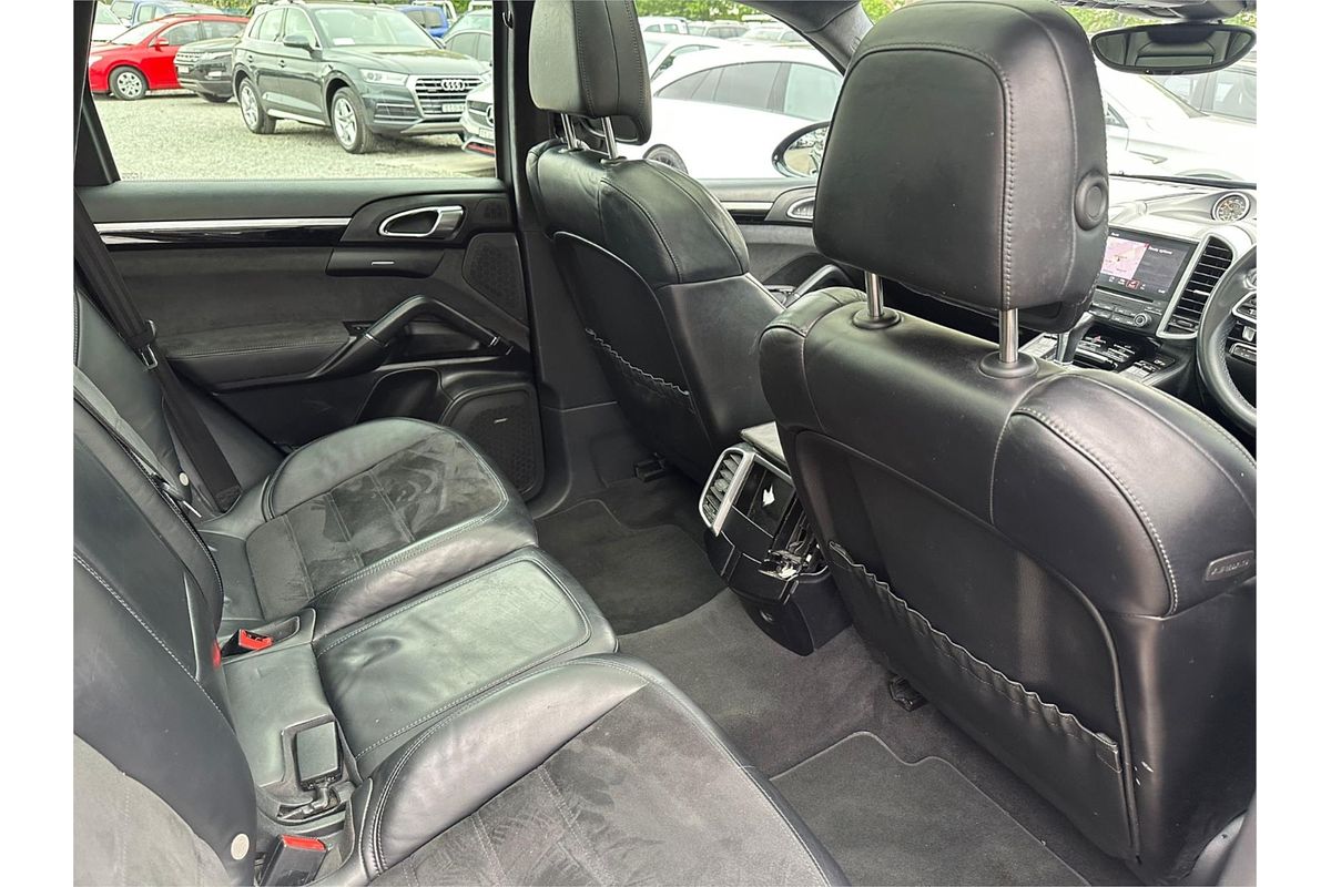 2016 Porsche Cayenne GTS 92A