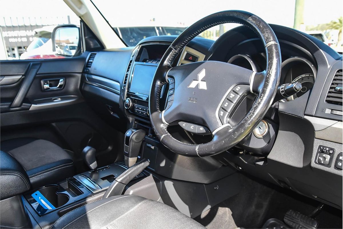 2016 Mitsubishi Pajero GLS NX