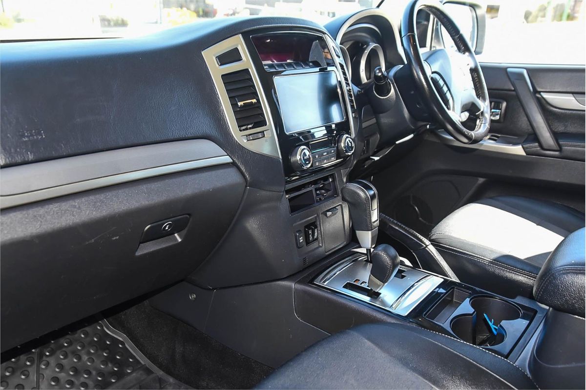 2016 Mitsubishi Pajero GLS NX