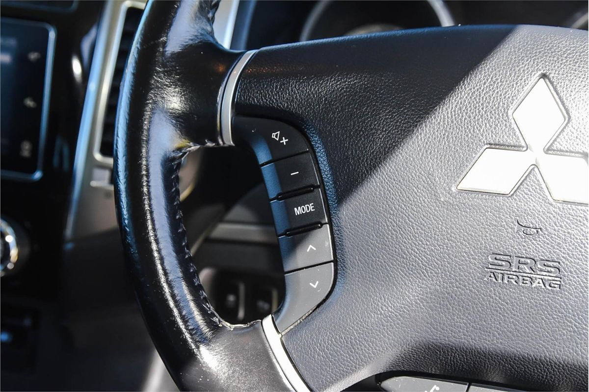 2016 Mitsubishi Pajero GLS NX