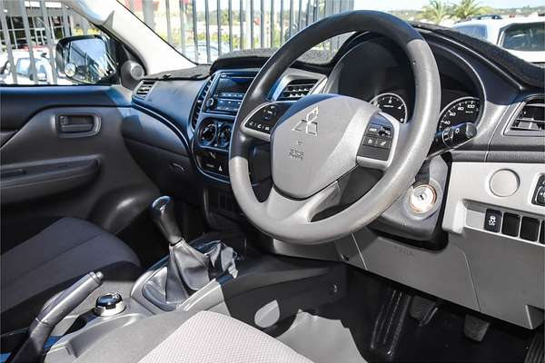 2015 Mitsubishi Triton GLX MQ 4X4