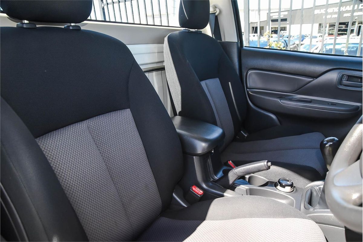 2015 Mitsubishi Triton GLX MQ 4X4