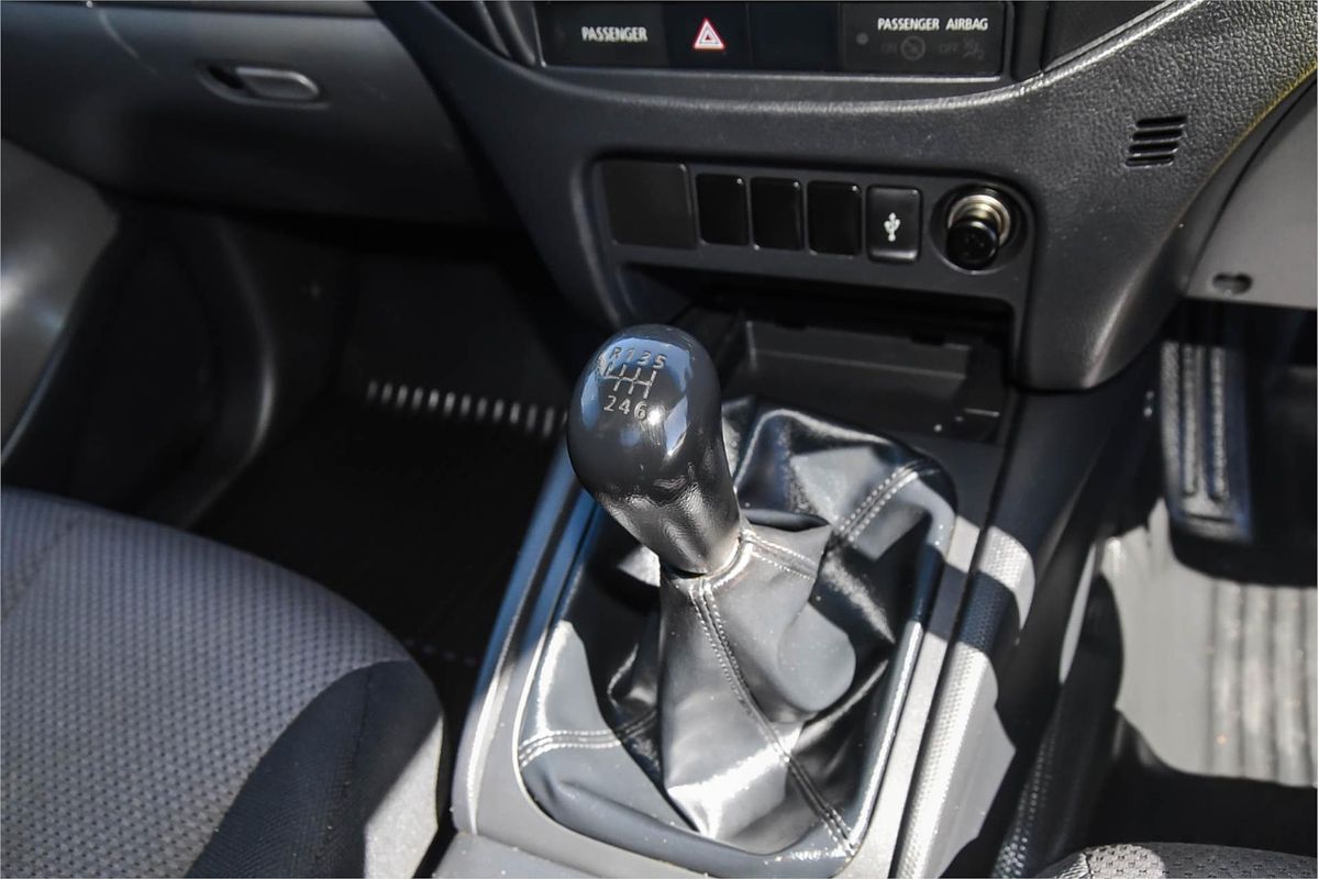 2015 Mitsubishi Triton GLX MQ 4X4