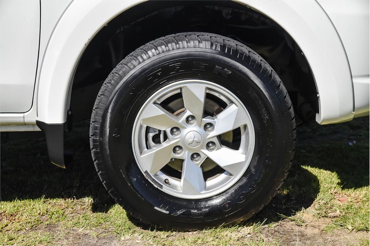 2015 Mitsubishi Triton GLX MQ 4X4