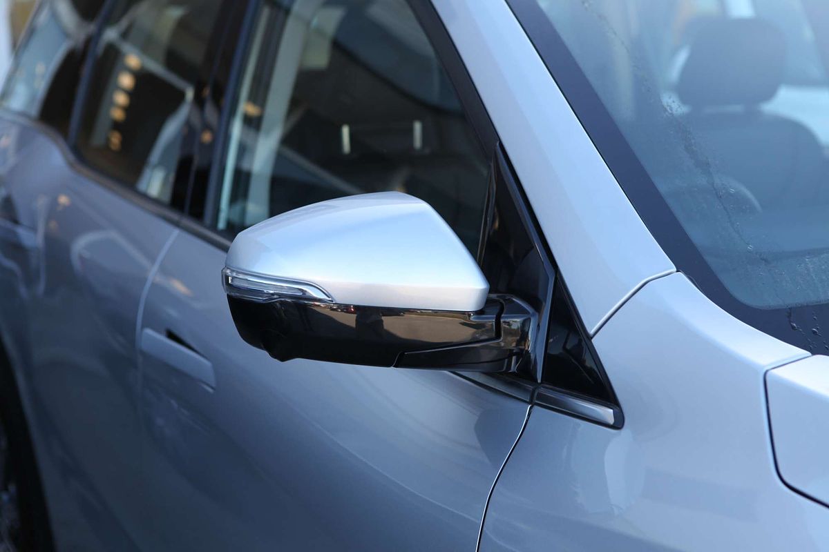 2025 Mahindra XUV700 AX7L