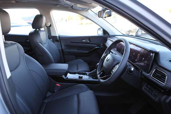 2025 Mahindra XUV700 AX7L