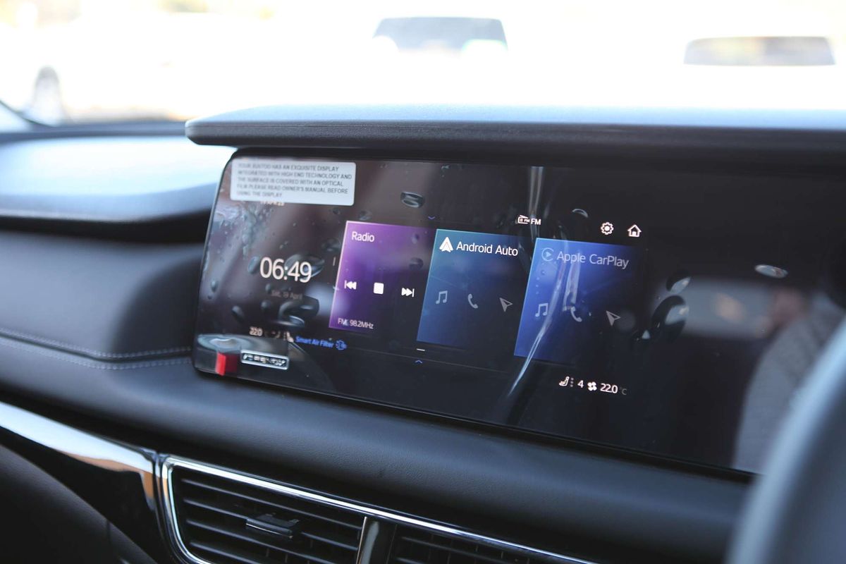 2025 Mahindra XUV700 AX7L