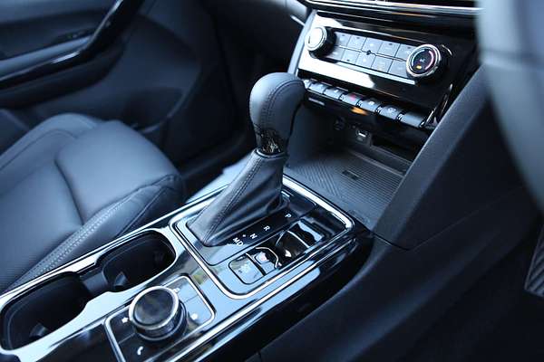 2025 Mahindra XUV700 AX7L