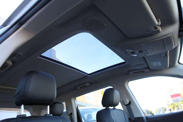 2025 Mahindra XUV700 AX7L