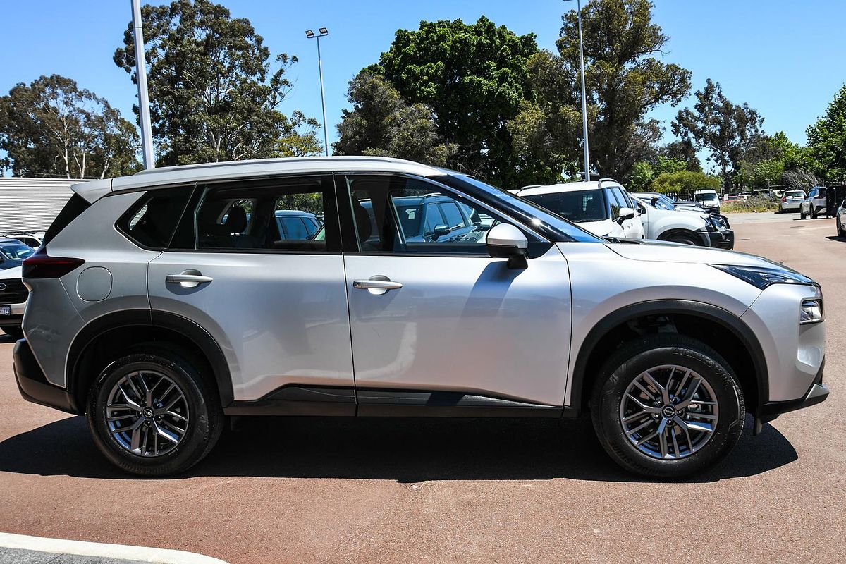 2024 Nissan X-TRAIL ST T33