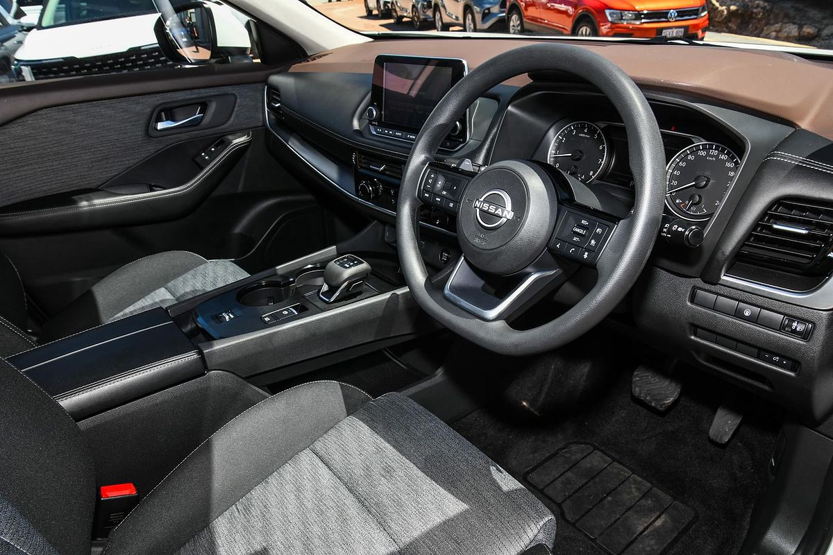 2024 Nissan X-TRAIL ST T33