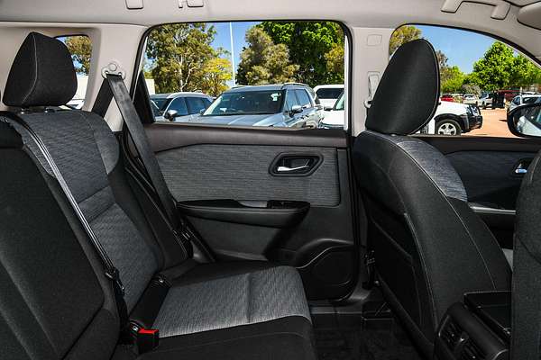 2024 Nissan X-TRAIL ST T33