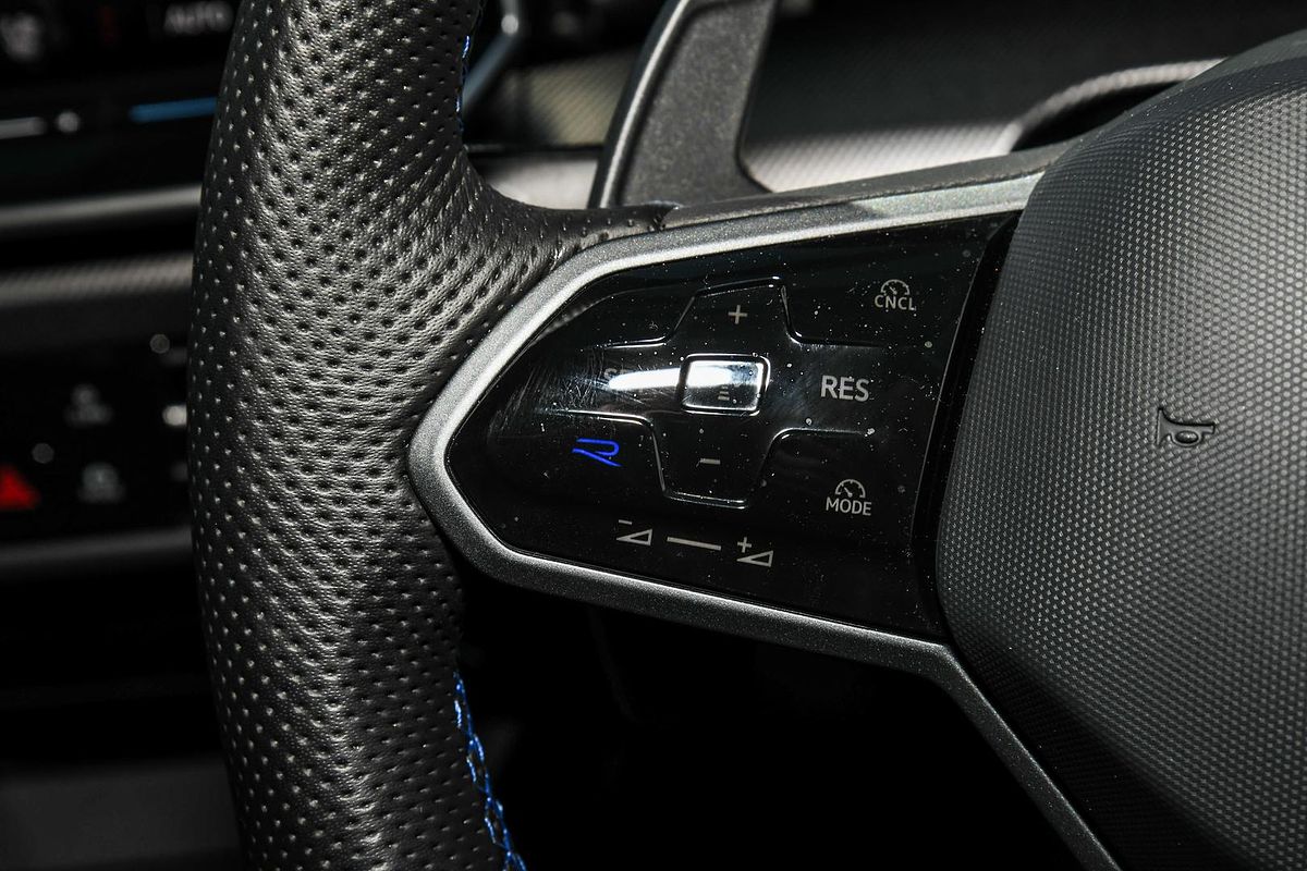 2025 Volkswagen Golf R Black Edition 8.5