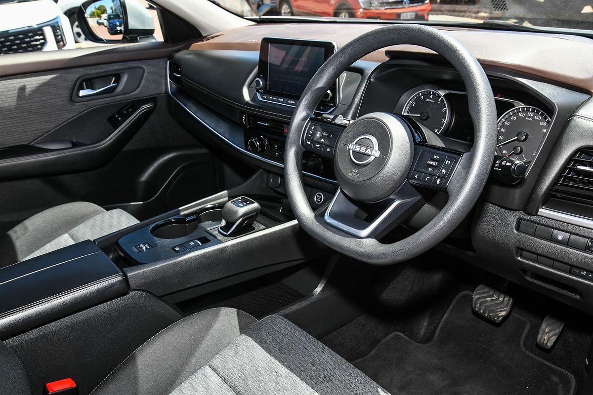 2024 Nissan X-TRAIL ST T33