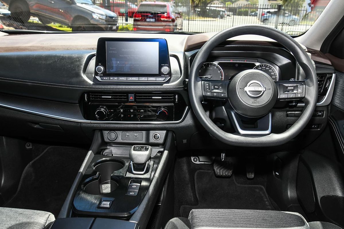 2024 Nissan X-TRAIL ST T33