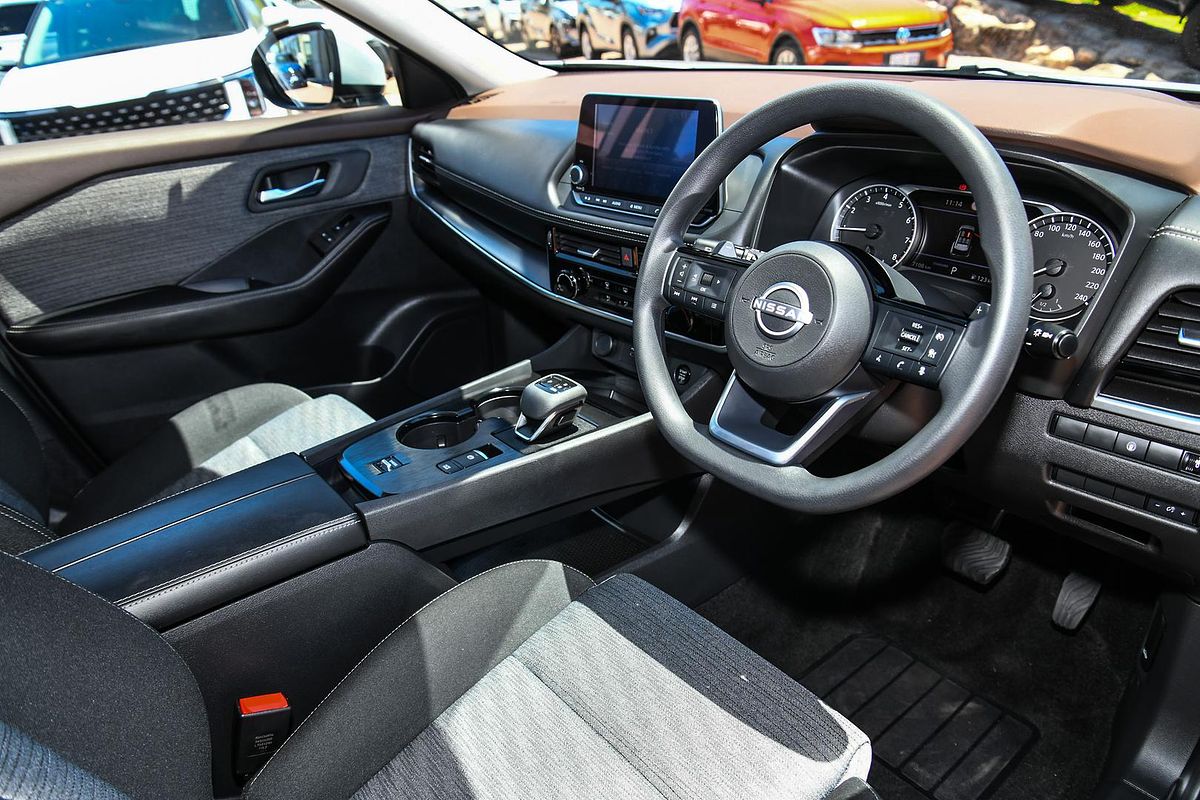 2024 Nissan X-TRAIL ST T33