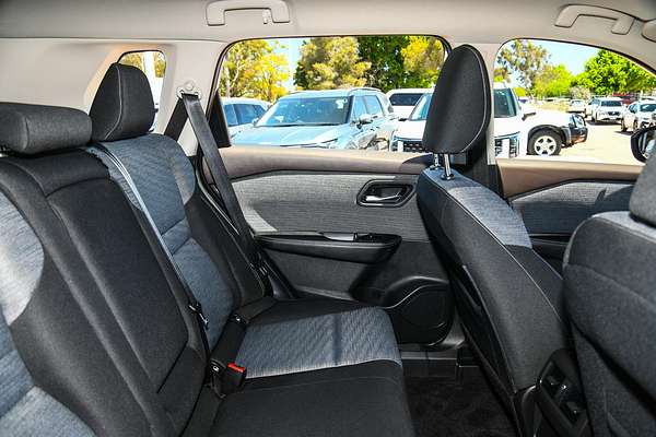 2024 Nissan X-TRAIL ST T33