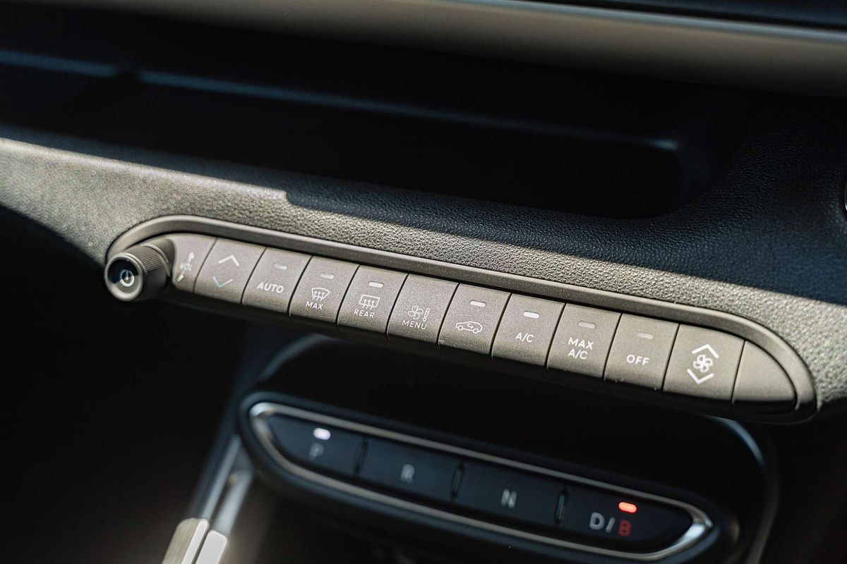 2024 Jeep Avenger Summit JJ