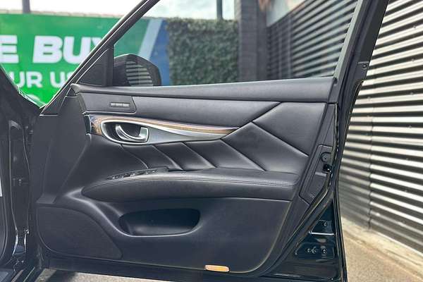 2016 INFINITI Q70 GT Y51