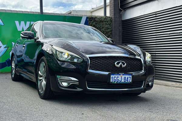 2016 INFINITI Q70 GT Y51