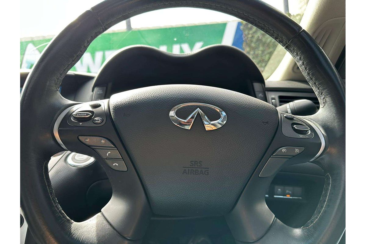 2016 INFINITI Q70 GT Y51