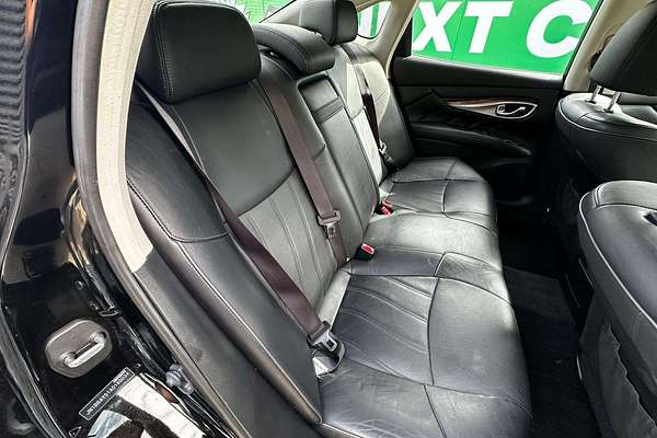 2016 INFINITI Q70 GT Y51