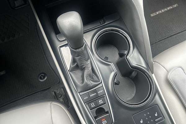 2018 Toyota Camry Hybrid SE