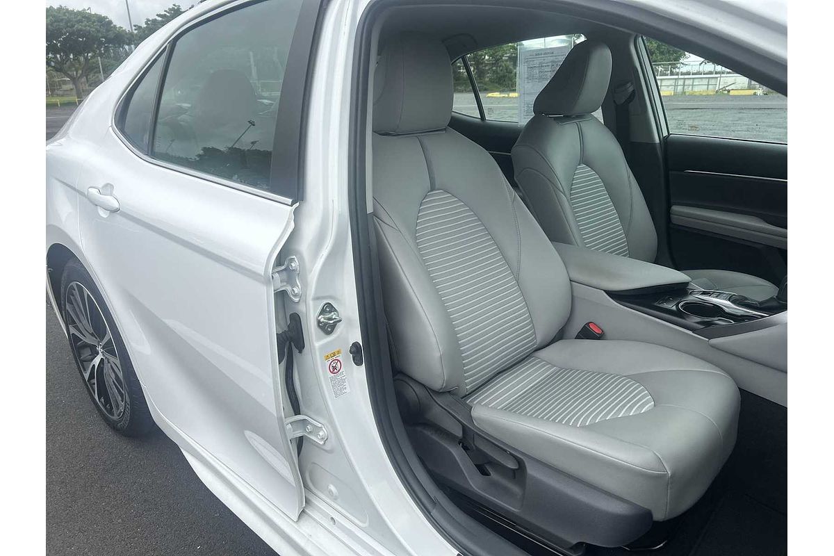 2018 Toyota Camry Hybrid SE