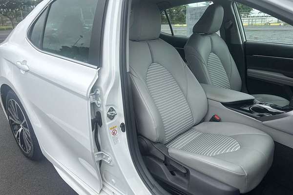 2018 Toyota Camry Hybrid SE