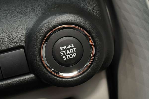 2025 Suzuki Swift Hybrid GLX UZ