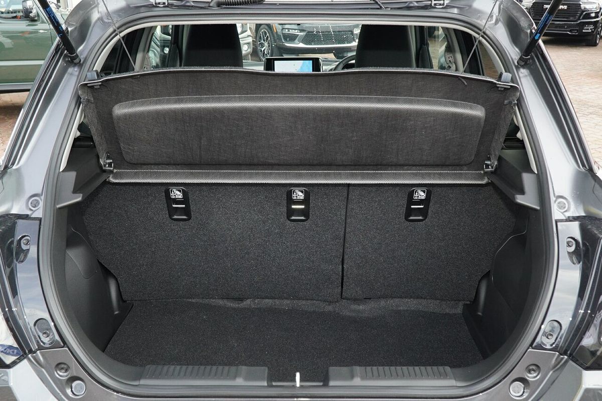 2025 Suzuki Swift Hybrid GLX UZ