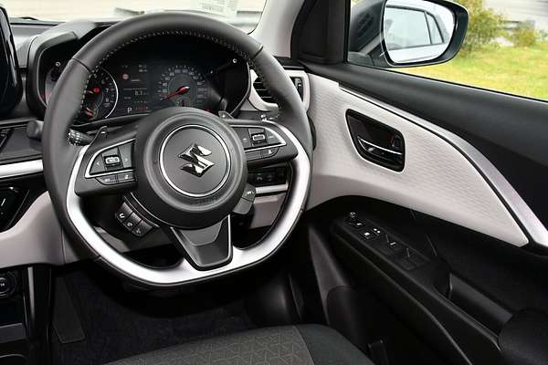 2025 Suzuki Swift Hybrid GLX UZ