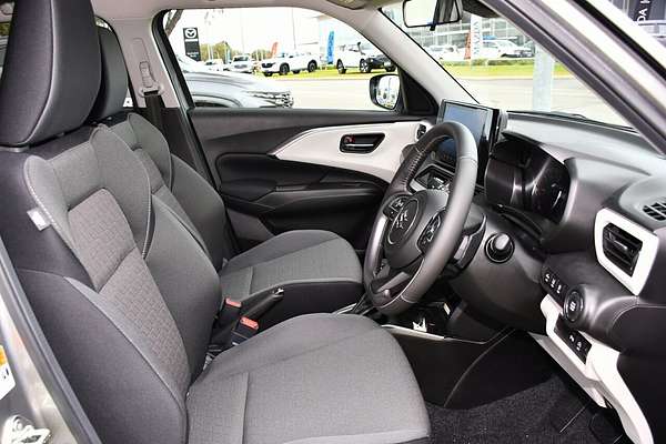 2025 Suzuki Swift Hybrid GLX UZ